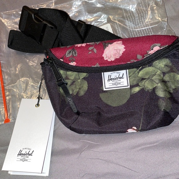 Other - Floral Fanny pack!